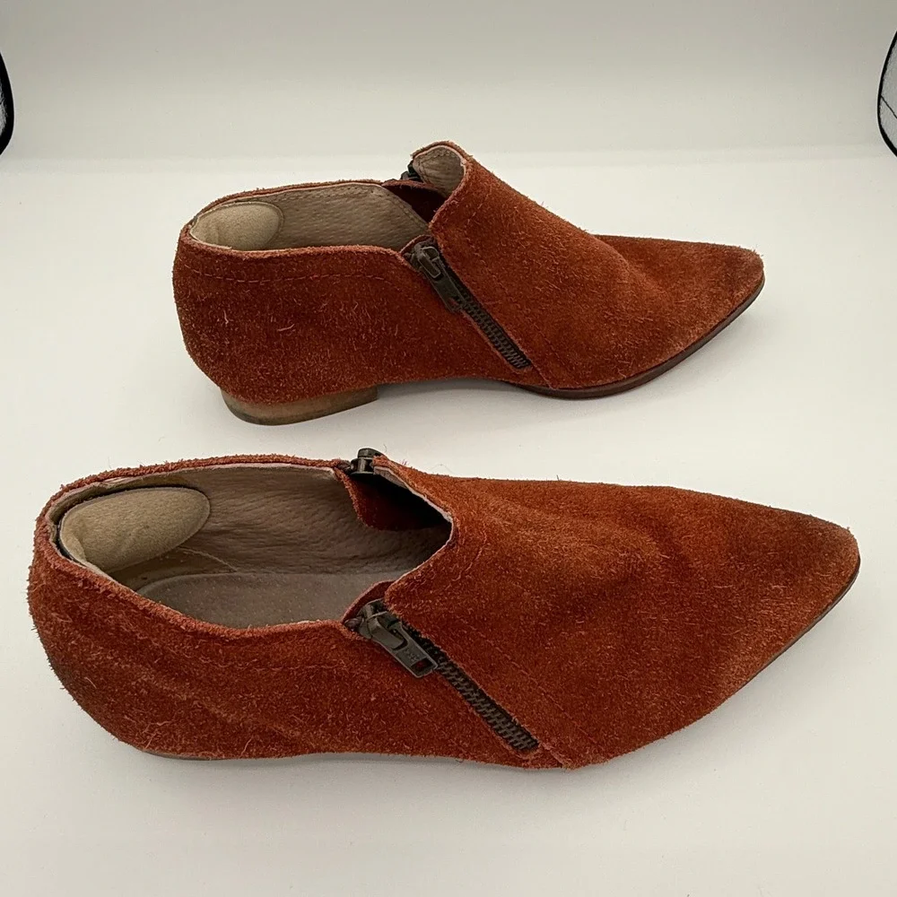 Free People Rust Suede Pointed Ankle Booties RUNS SMALL (more like Sz 7)